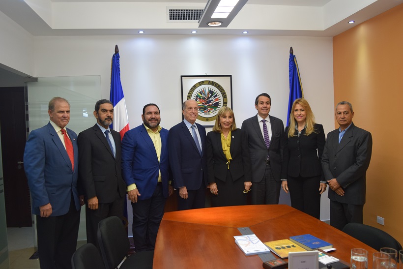 Comision De Los Partidos De Oposicion En Visita A La OEA