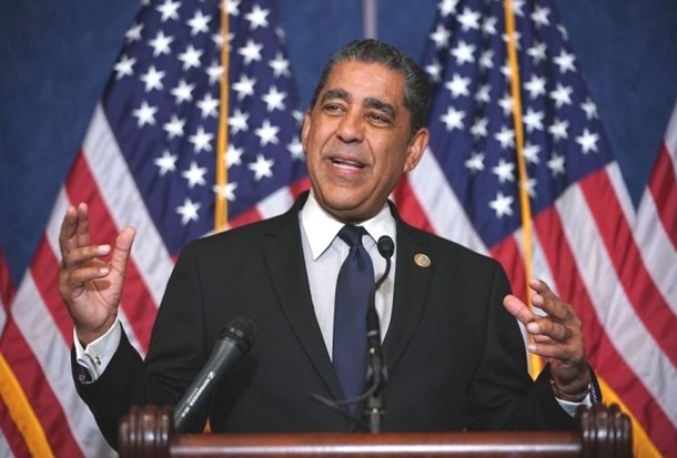 Congresista Espaillat Logra Aumentar Fondos Para Prioridades Personas