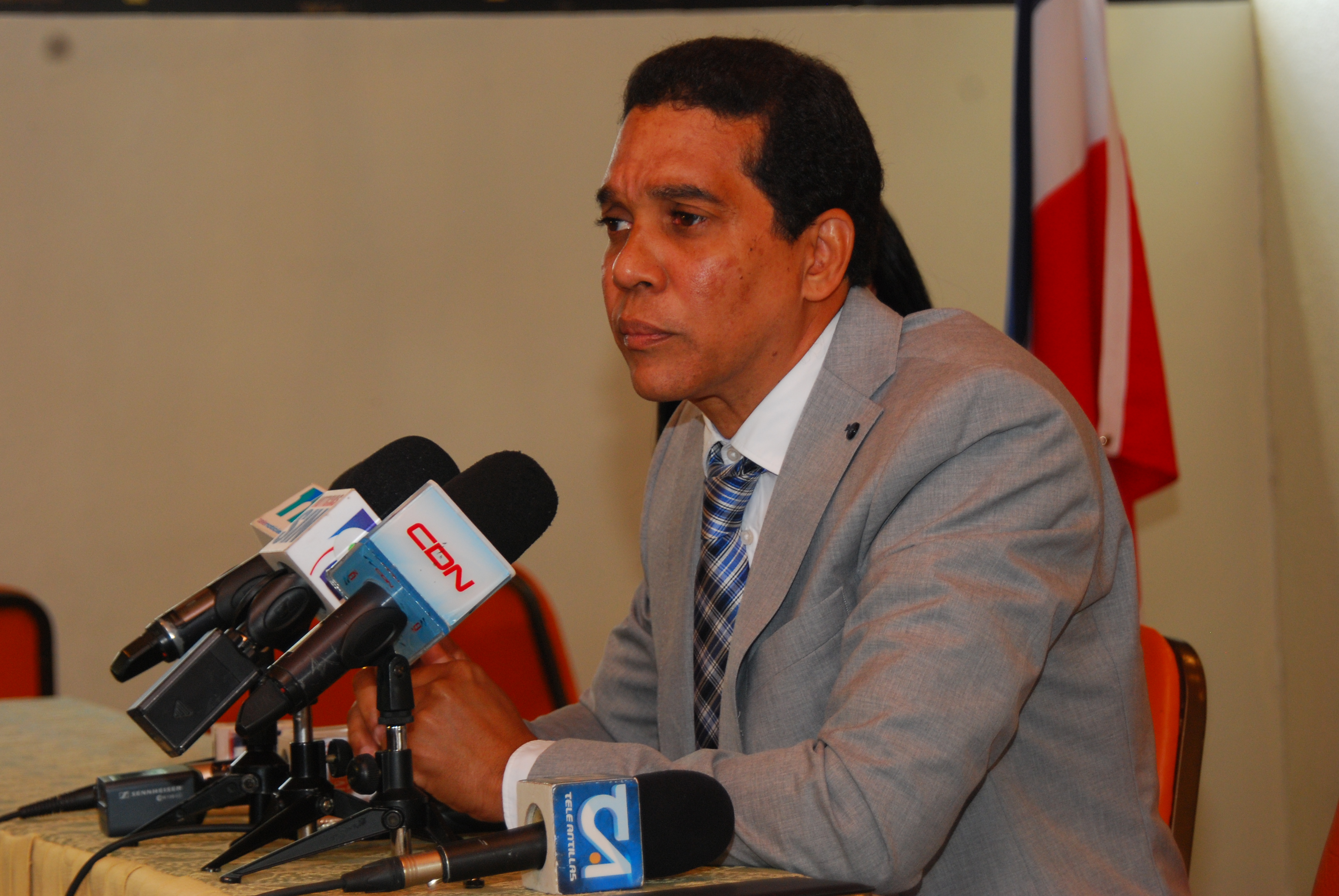DR. EDGAR CONTRERAS