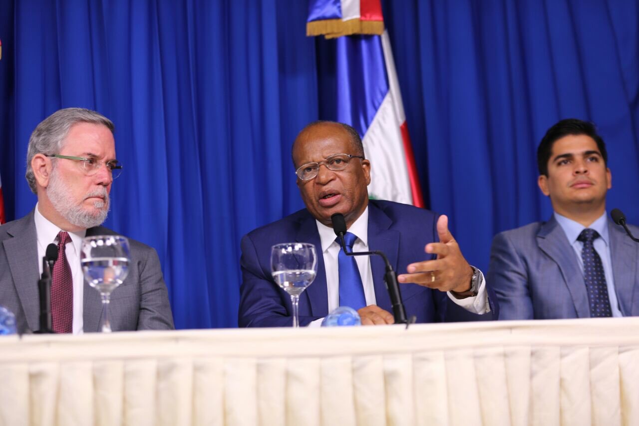 Mojica Habla En Rueda De Prensa En Palacio