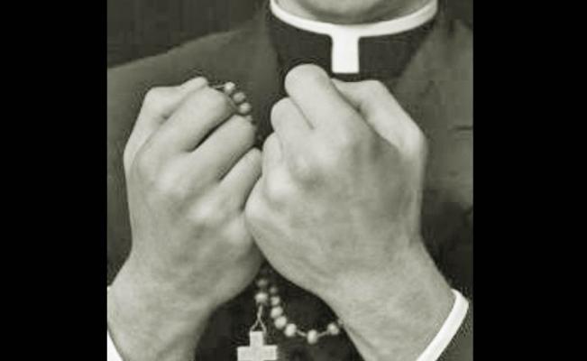 SACERDOTE