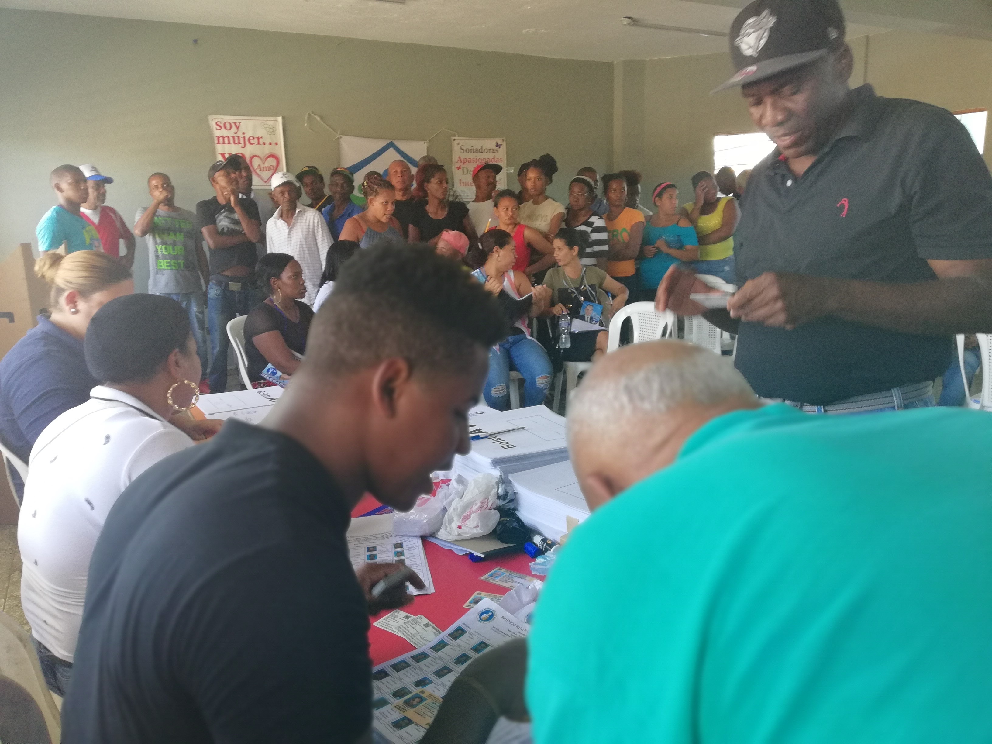 Asi Estaba Uno De Los Centros De Votacion En El Capotillo DN Cerca Del Mediodia