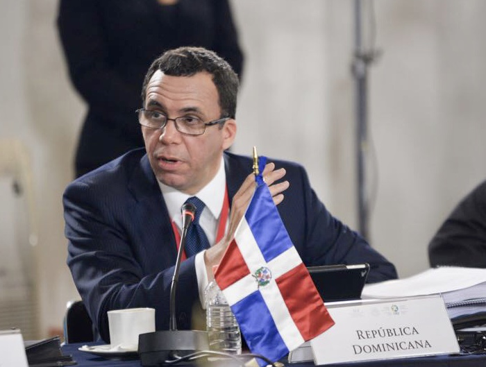 NAVARRO EXPONE ANTE OEI