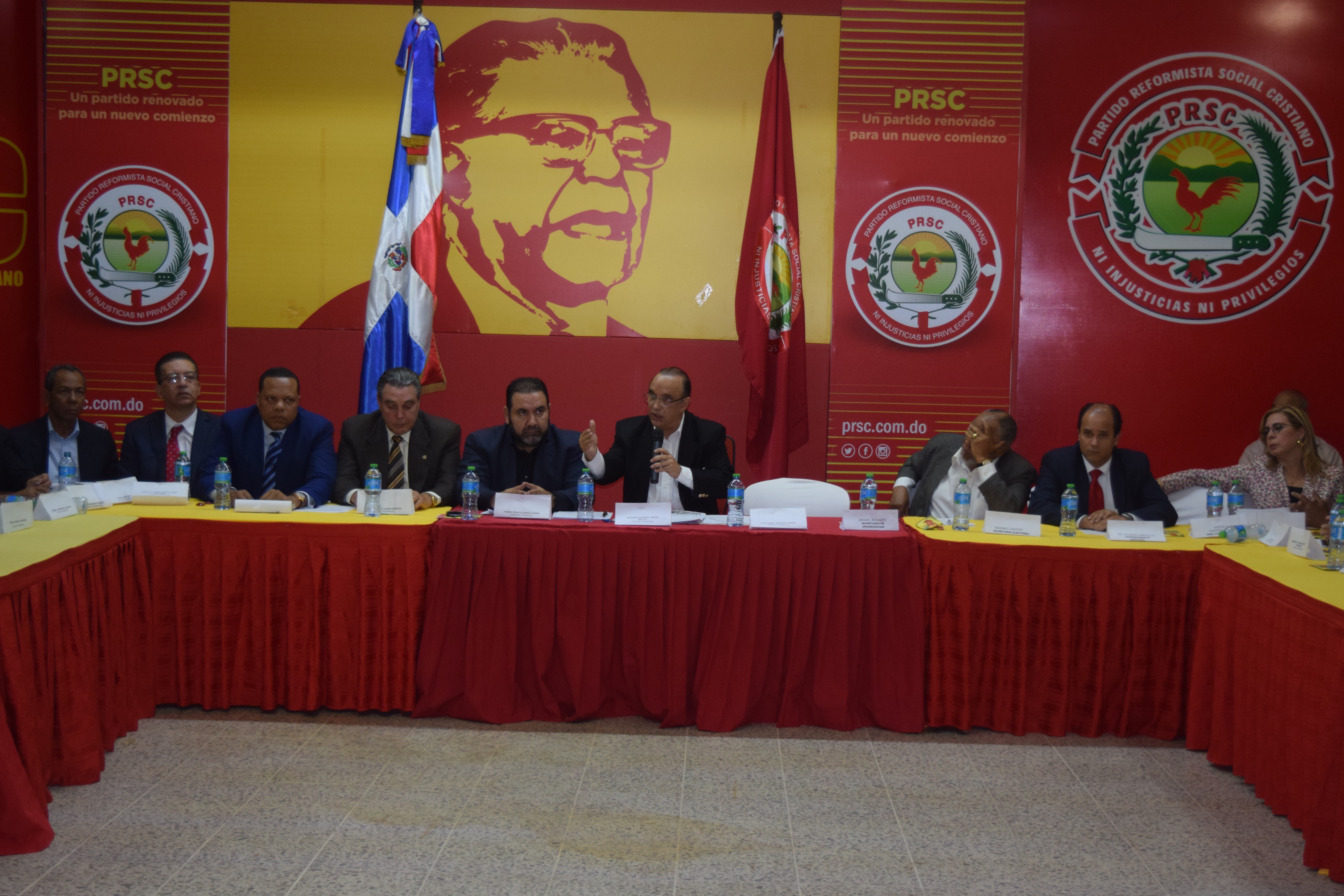 Foto Reunion Del Directorio Presidencial DP