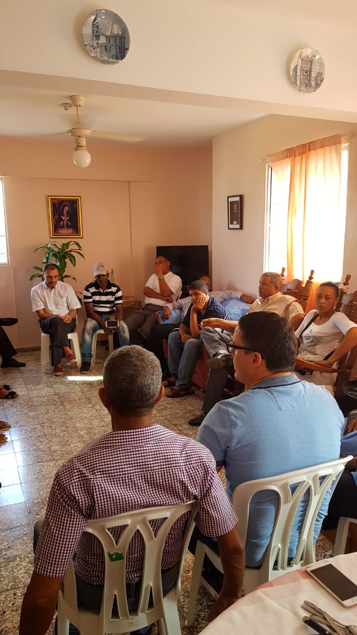 FOTO ENTREGA AYUDA DIPUTADO JEAN LUIS 1