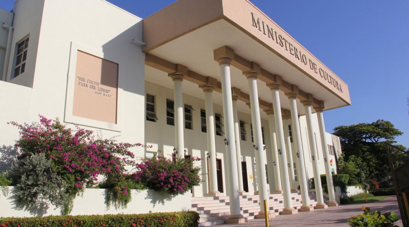 Fachada Ministerio De Cultura 1