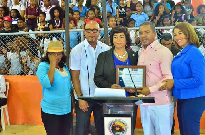 RECONOCEN EN VA AL PROFESOR WILSON DIAZ
