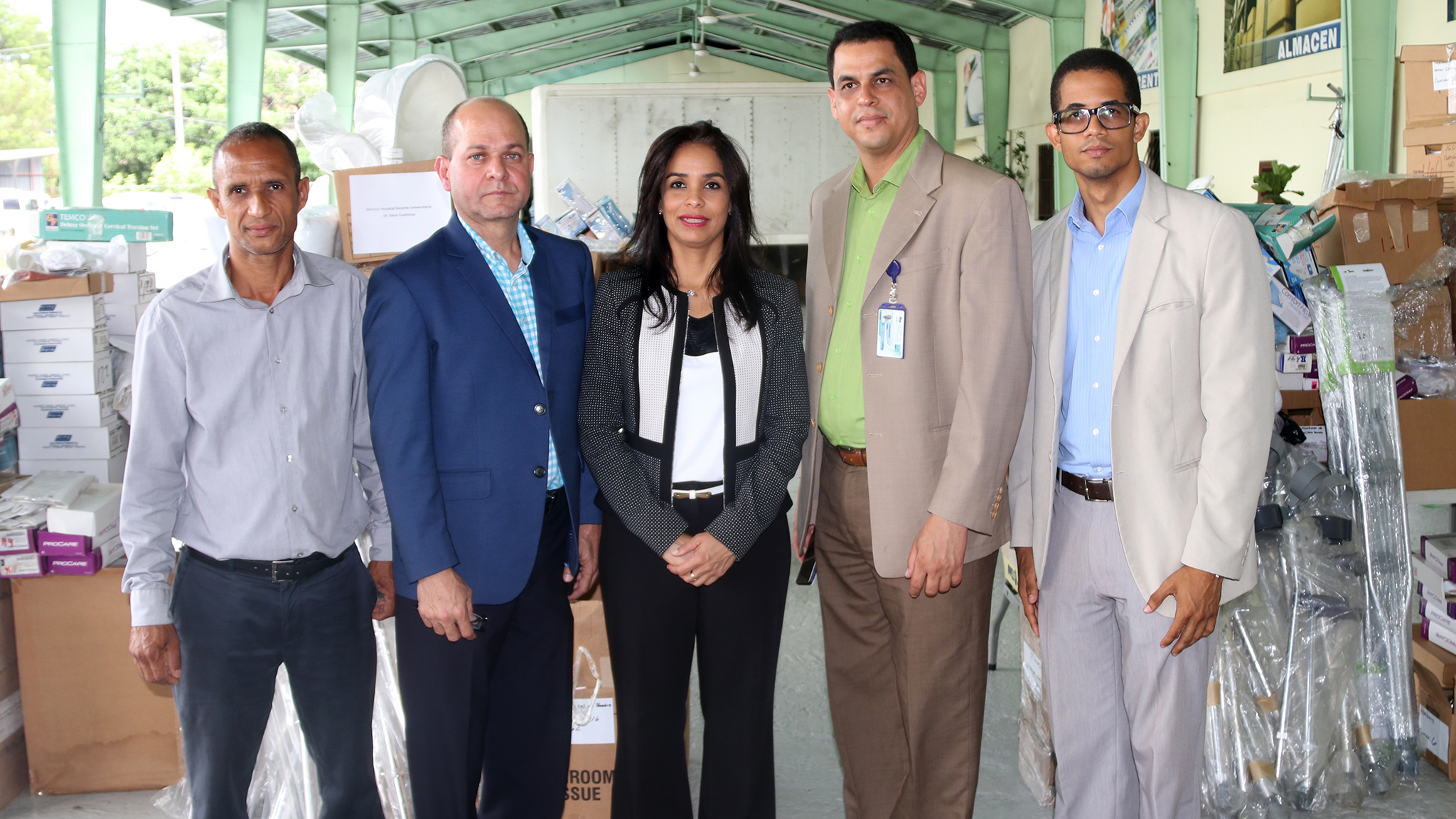 DIRECTORA DEL INTRANT JUNTO A REPRESENTANTES DE HOSPITALES TRAUMATOLOGICOS