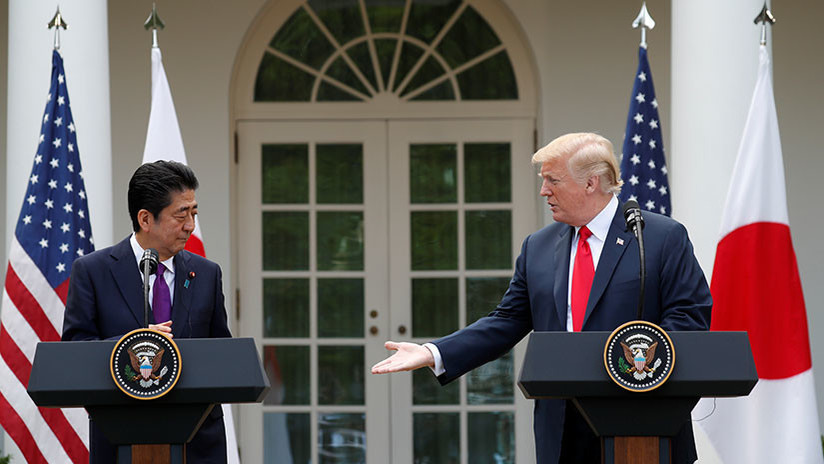 Trump Y Shinzo Abe De Japon 