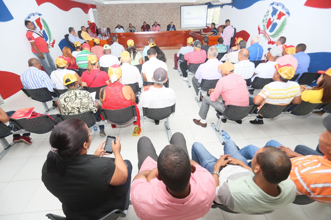 Foto 1 HATO MAYOR. Encuentro De Dirigentes Reformistas En Esta Ciudad