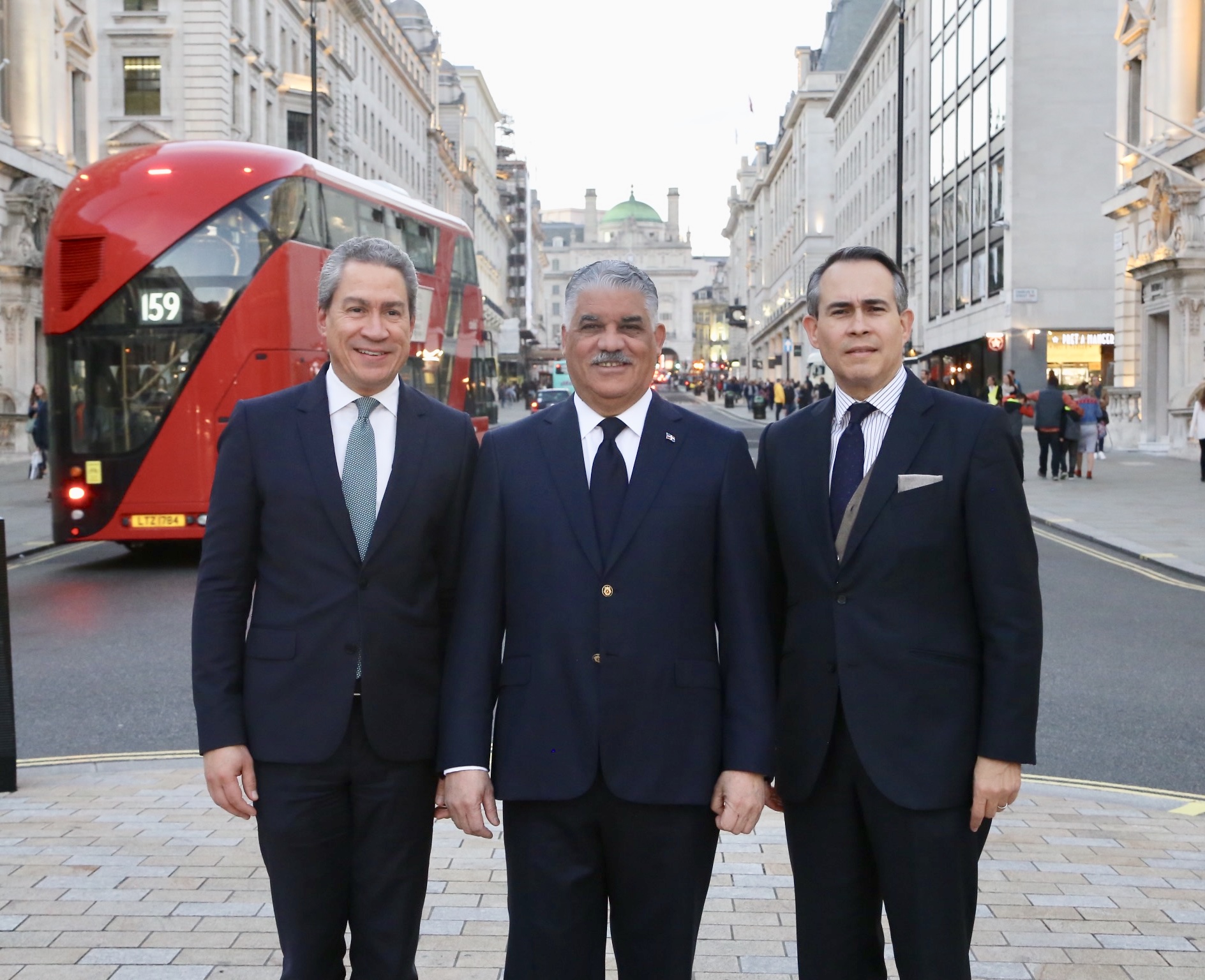 Foto Del Canciller En Londres
