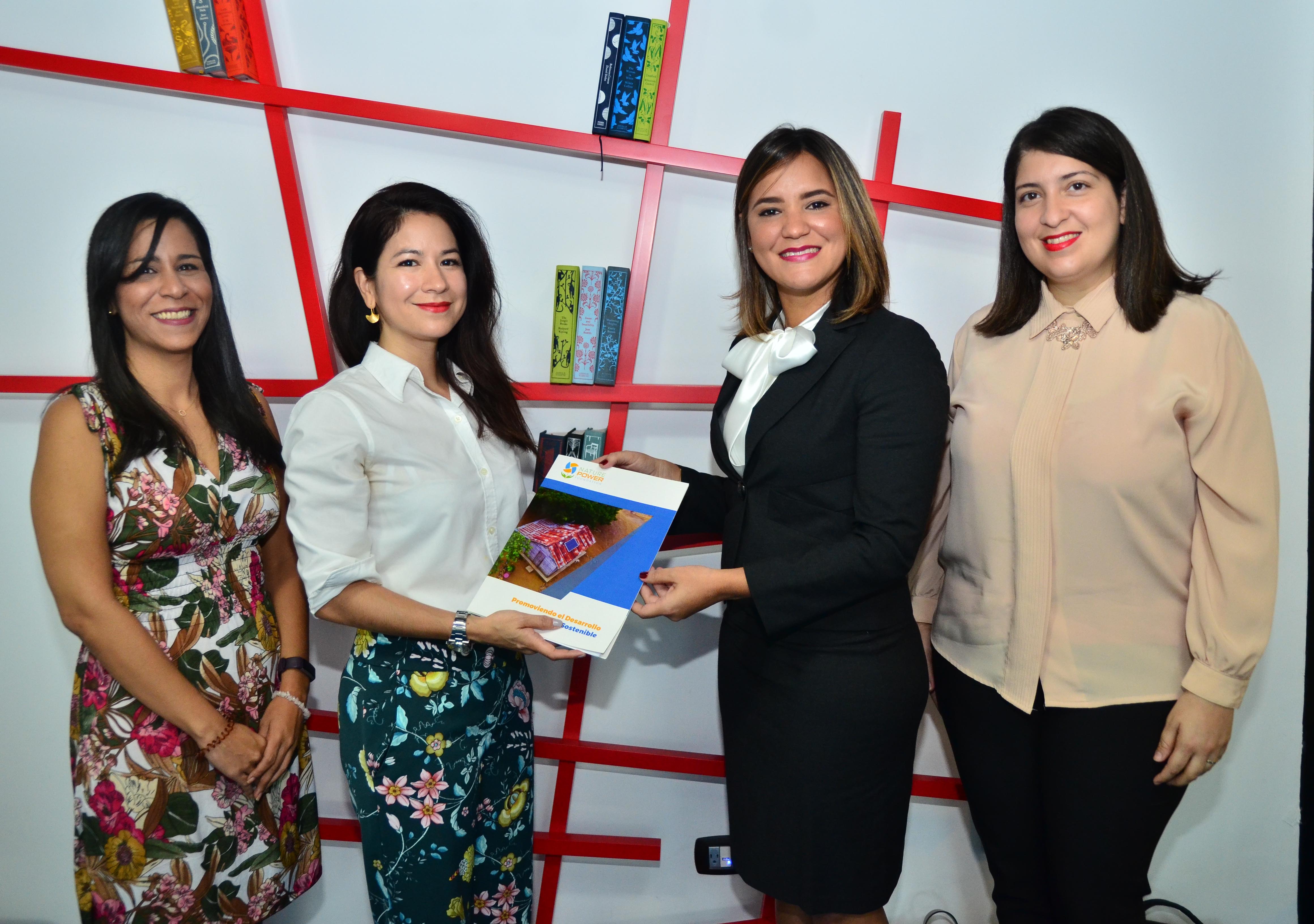 Paola Karina Chez Laura Rojas Y Raquel Cueto