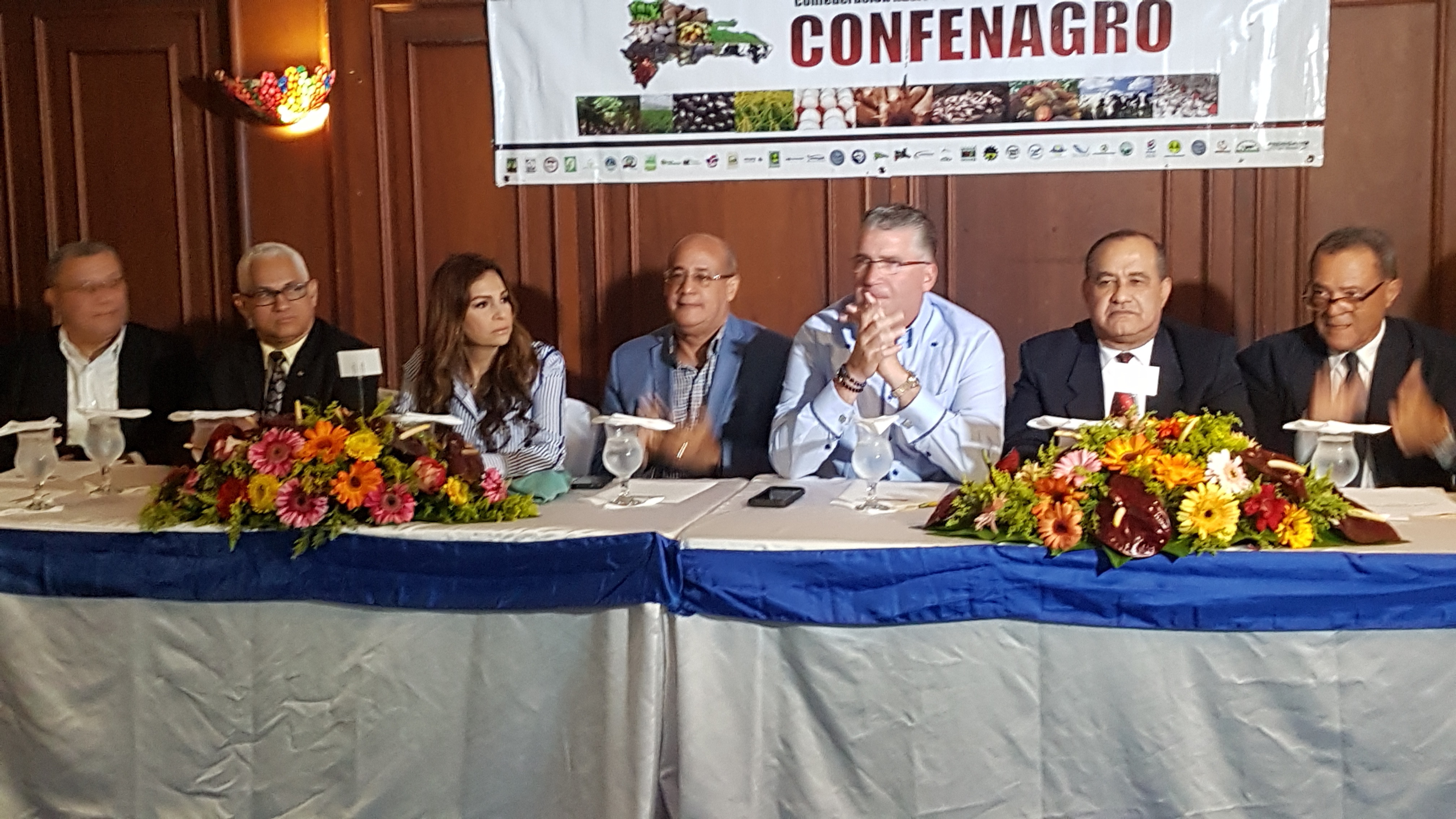 Mesa De Honor En Acto Confenagro