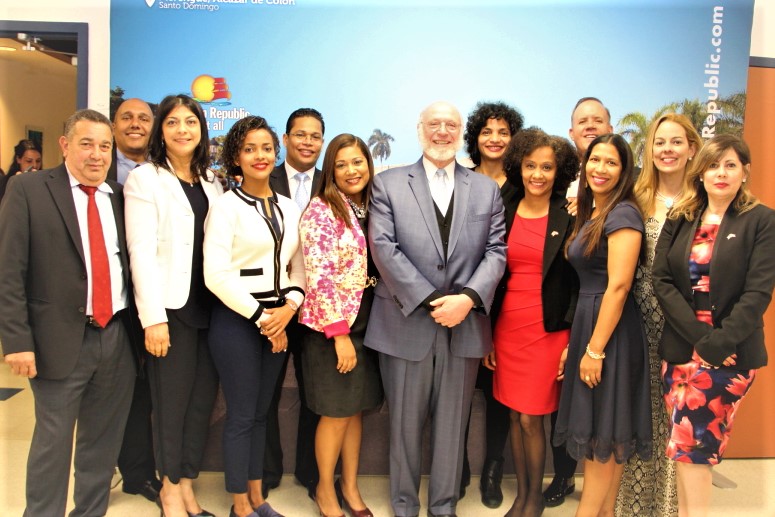 ORGANIZADORES DE I MUESTRA DE CINE RD CANADA