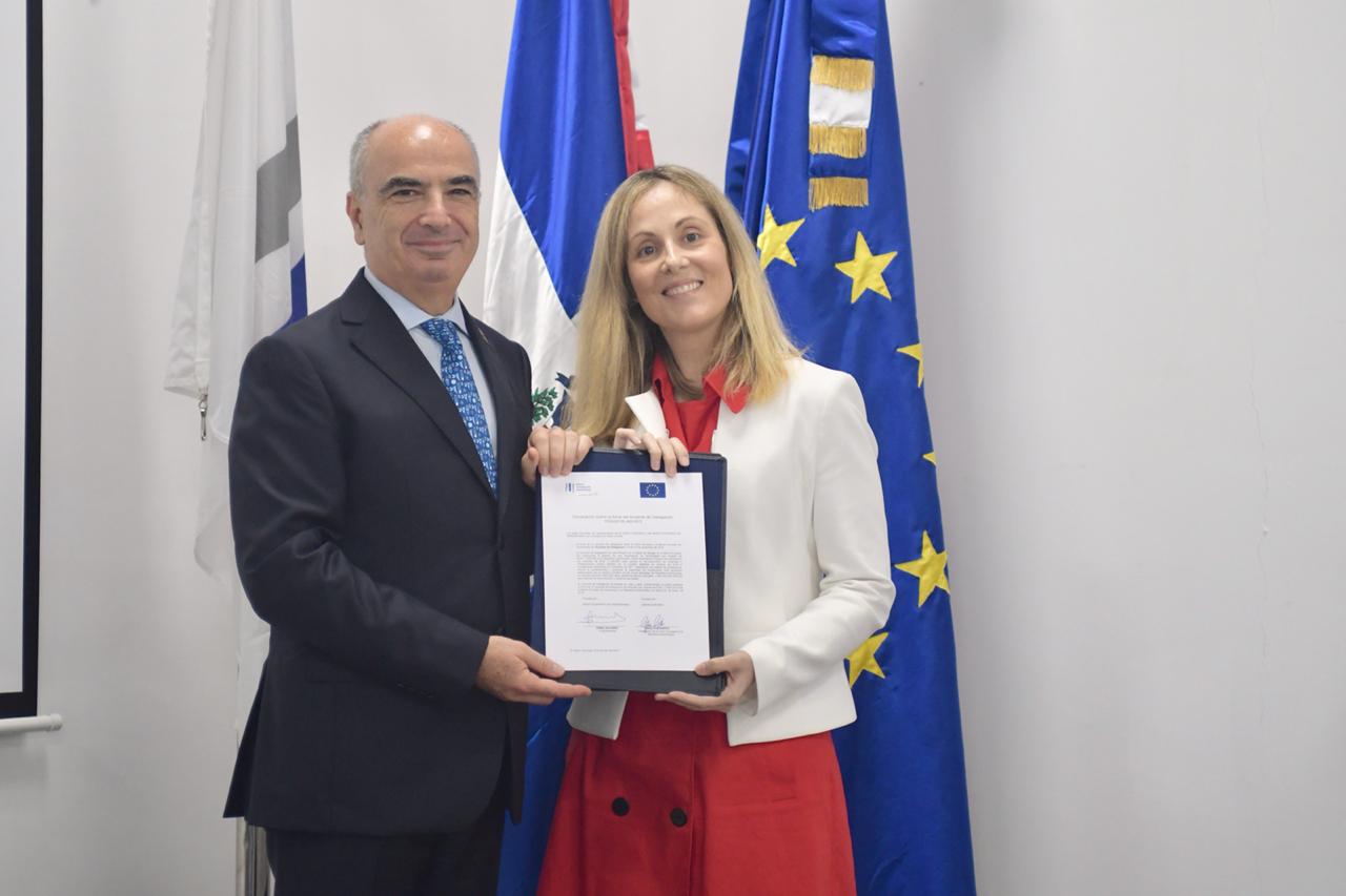 Gianluca Grippa Y Emma Navarro