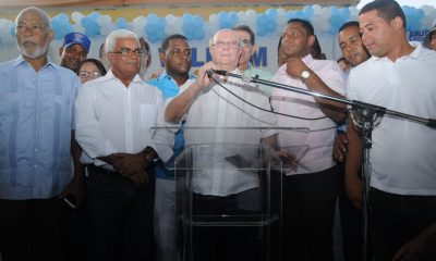 HM MIENTRAS HABLA EN LOS ALCARRIZOS