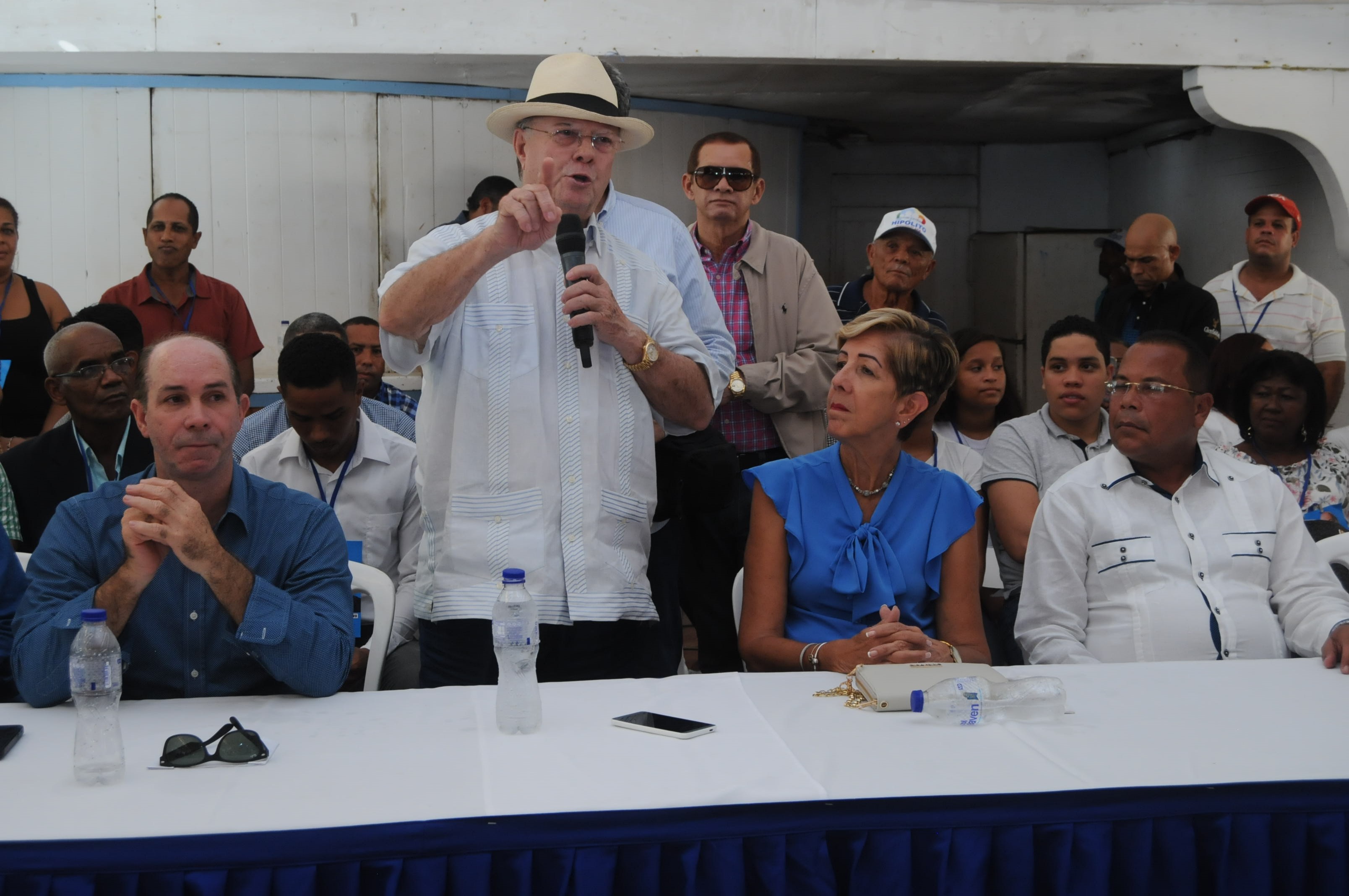 HM EN PUERTO PLATA SE DIRIGE A SUS SECRETARIOS GENERALES COMITES AFECTIVOS