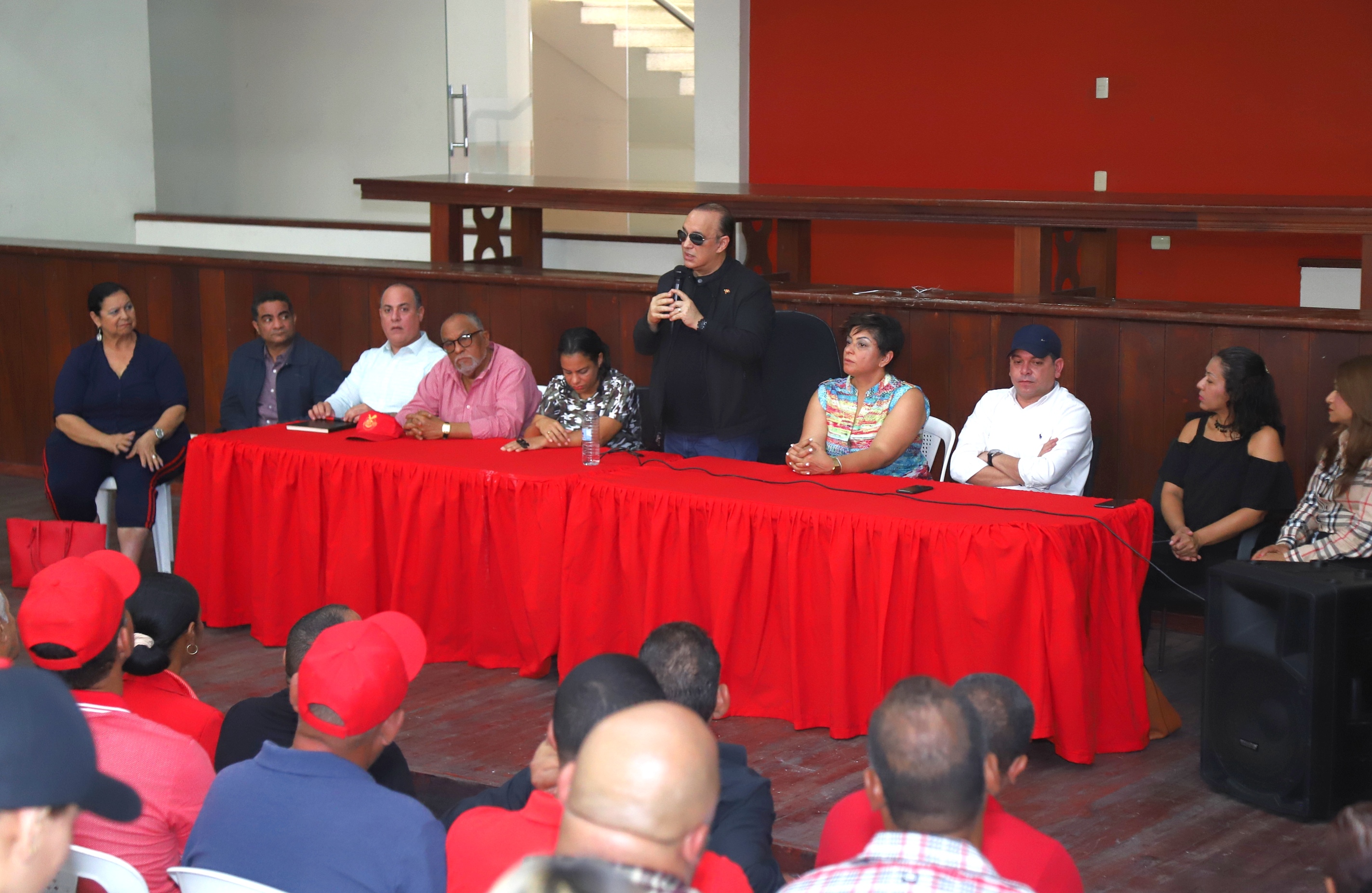 Foto SANTIAGO. Quique Habla En Un Encuentro Con Precandidatos