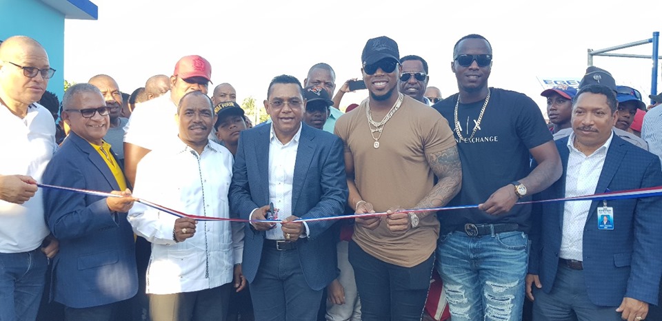 DEMETRIO LLUBERES INAUGURA PLAY DE CANASTICA
