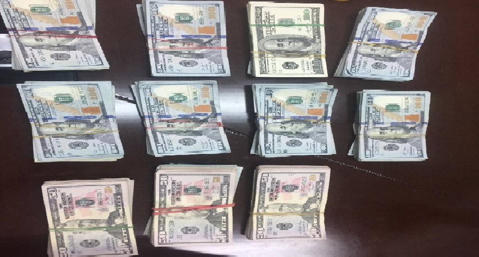 DOLARES INCAUTADO POR DNCD A COLOMBIANOS