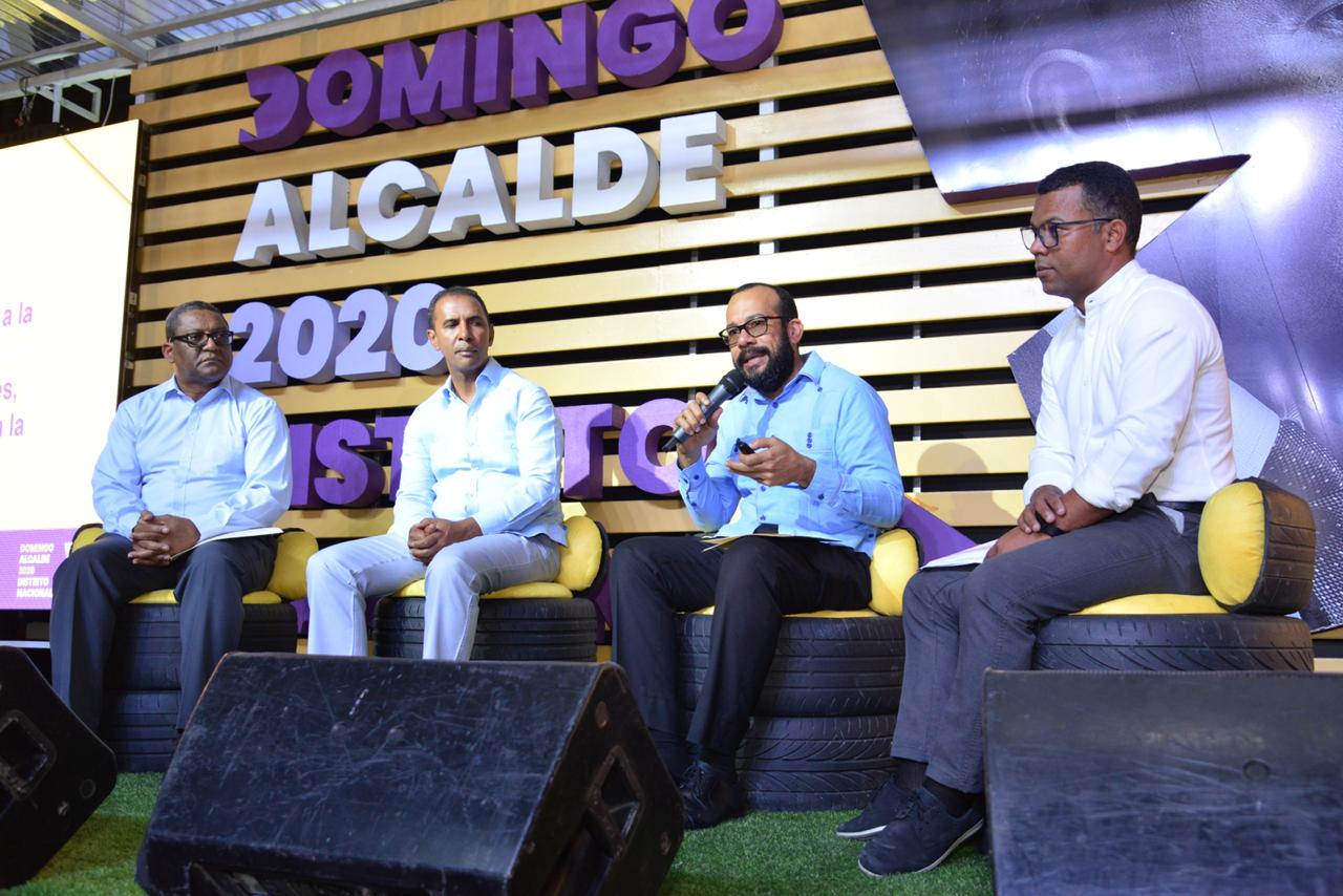 Panel Nueva Gobernanza 1