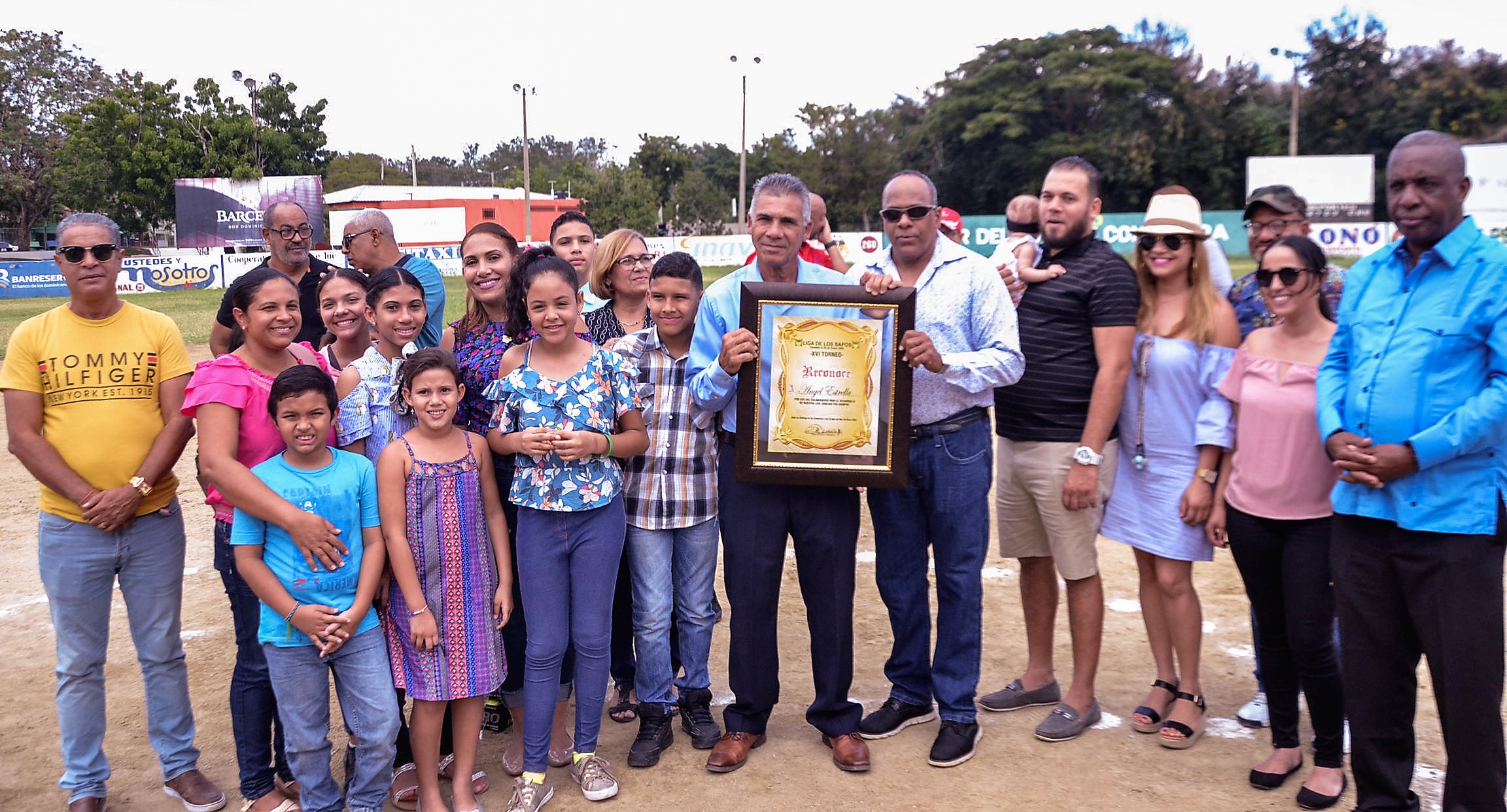 2 Reconocimiento A Angel Estrella Liga Los Sapos