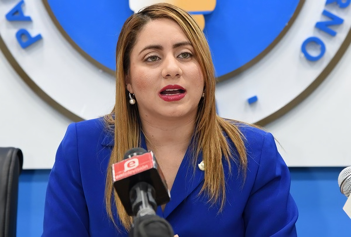 Gloria Reyes