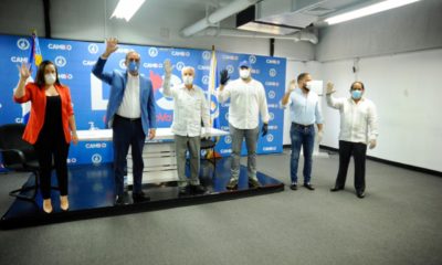 Foto El Candidato Presidencial Del PRSC Luis Abinader Toma El Juramento A Los Nuevos Militantes Del PRM