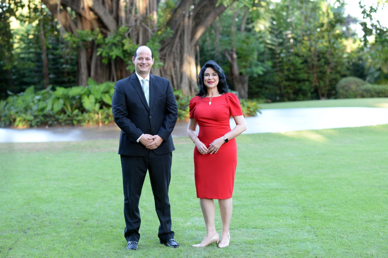 Dr. Alejandro Cambiaso Y Lic. Amelia Reyes Mora