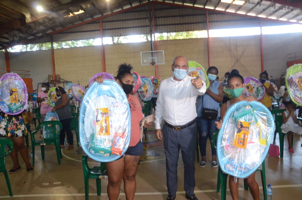 ENTREGA DE CANASTILLA CRISTO REY