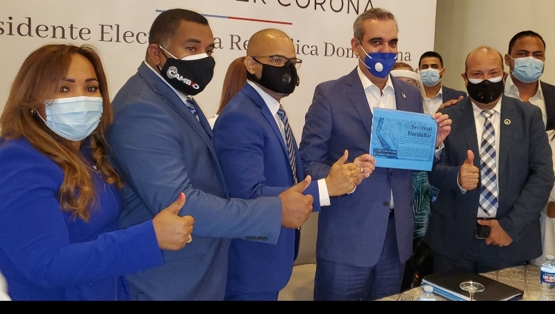 Foto Luis Abinader Con La Comision De Dirigentes De La Seccional Del PRM En La Florida Sur
