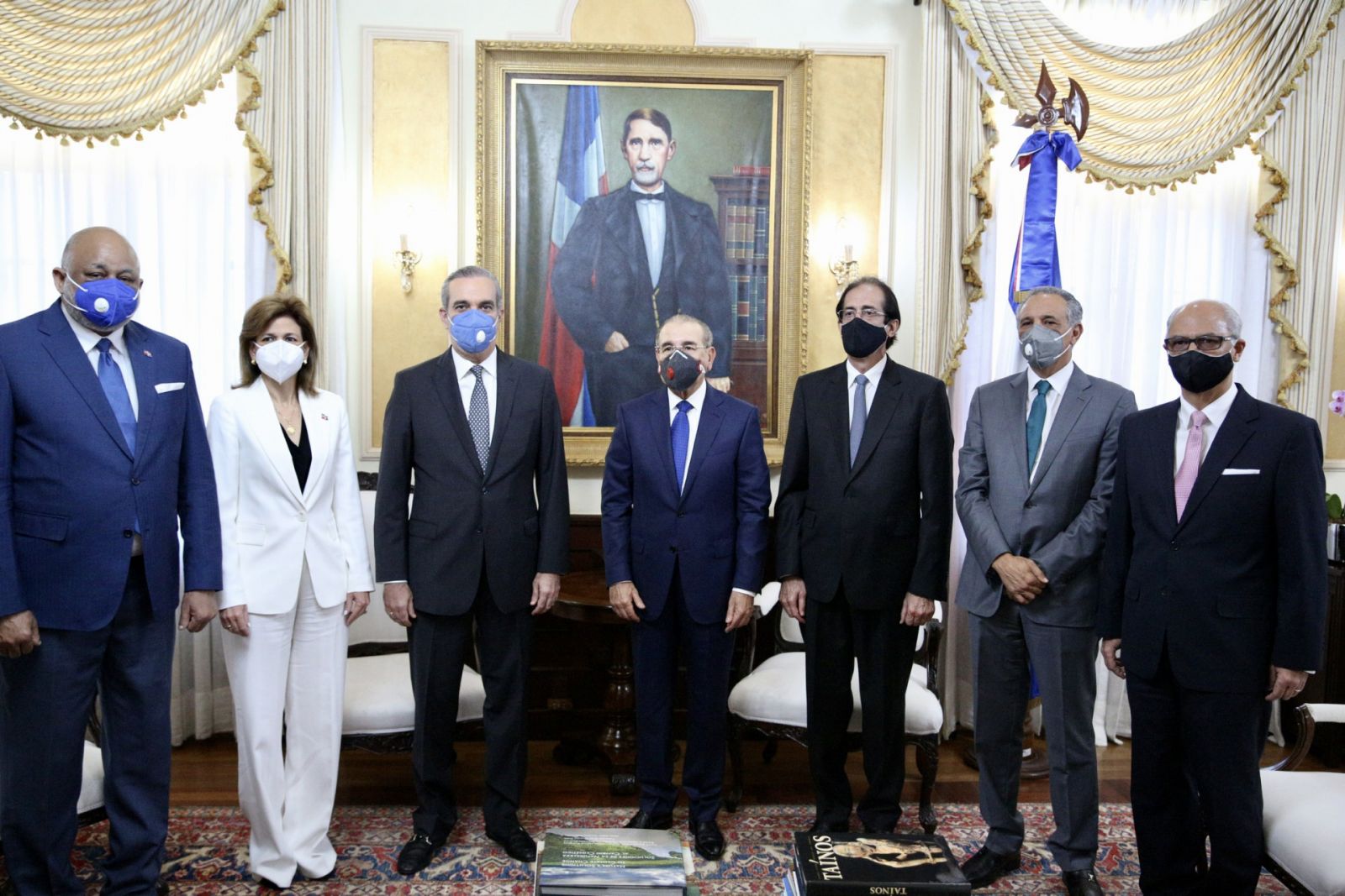 Presidente Medina Recibe A Luis Abinader