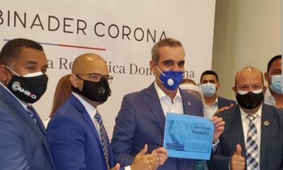 Foto El Presidente Electo Luis Abinader Junto A Los Directivos De La Seccional Del PRM En La Florida Sur Estados Unidos.