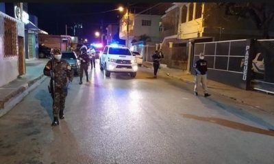Policias Toque De Queda 1
