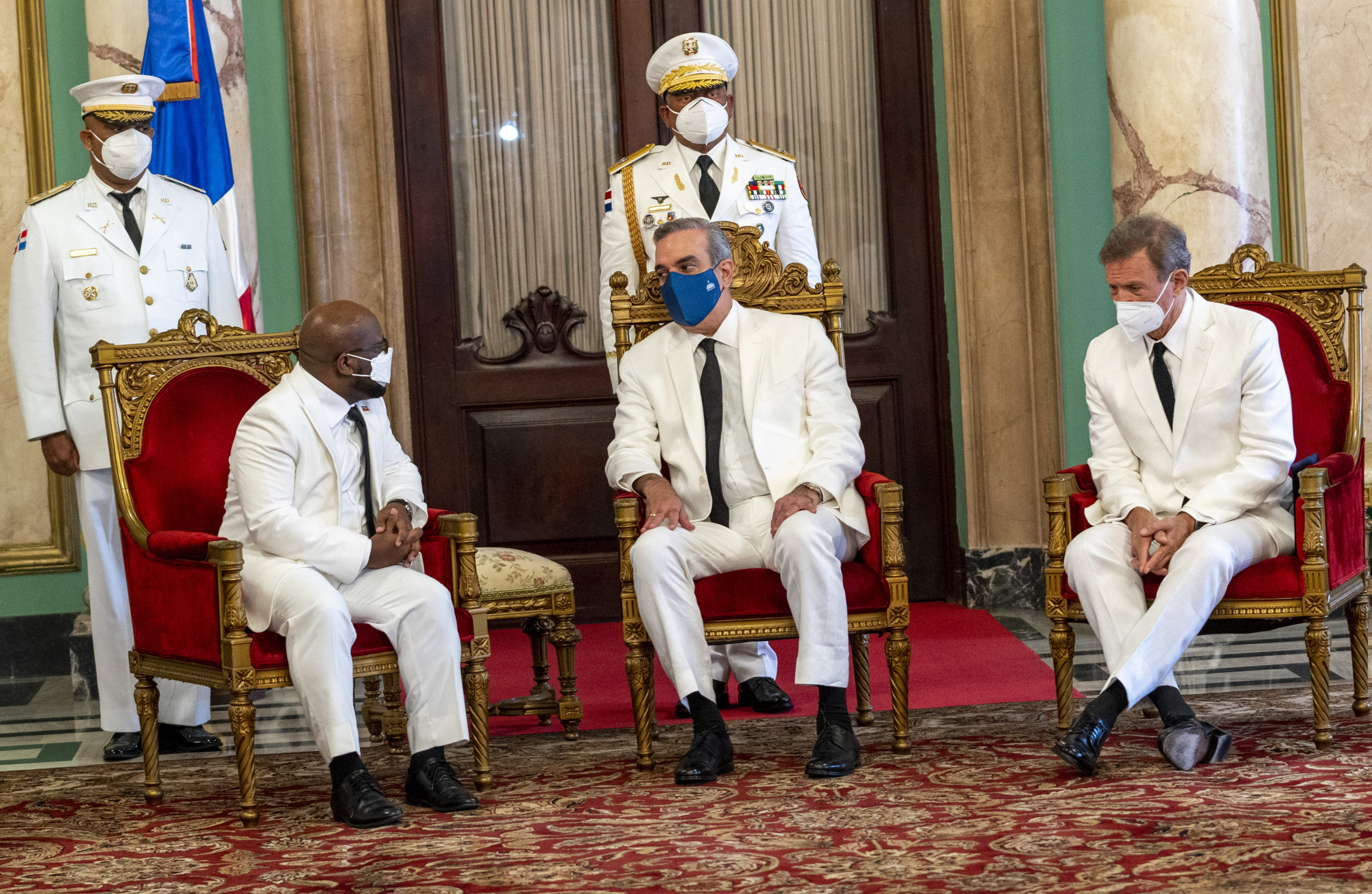 Embajador Smith Junto Al Presidente Abinader Y El Canciller Roberto Alvarez Scaled