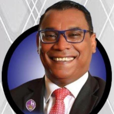 DR. GERARDO ROA OGANDO