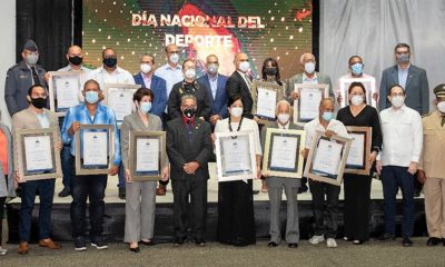 Personalidades Premiadas Junto A Organizadores E Invitados Especiales