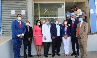 Foto Diputados Del PARLACEN Entregan Donativo Al Hospital Moscoso Puello De La Capital.