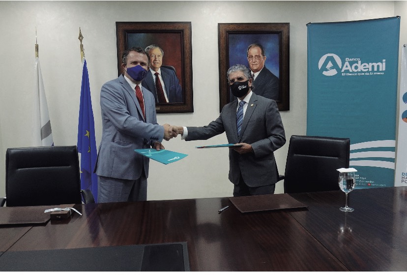 Yves Ferreira Representante Del BEI Y Guillermo Rondon De Banco Ademi