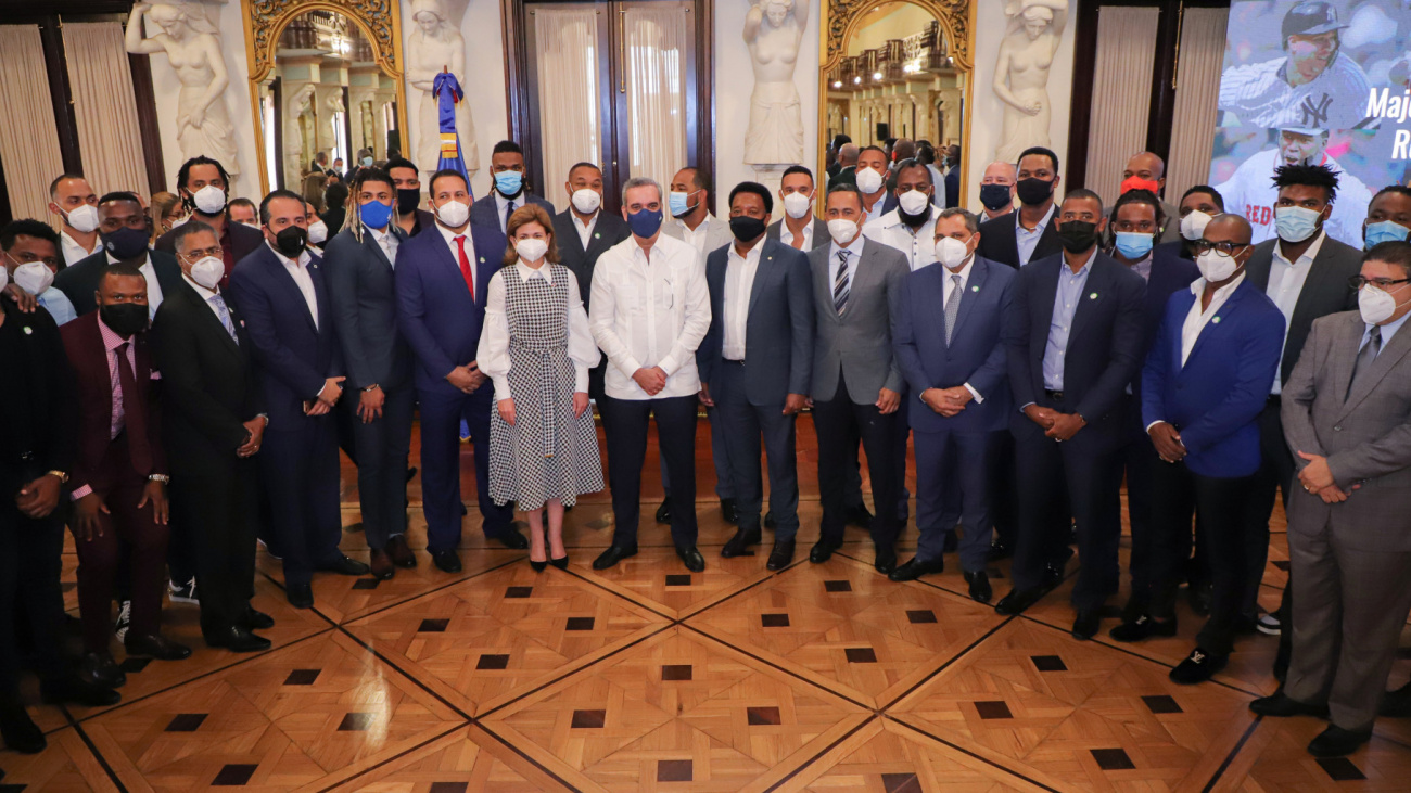 Abinader Con Los Peloteros