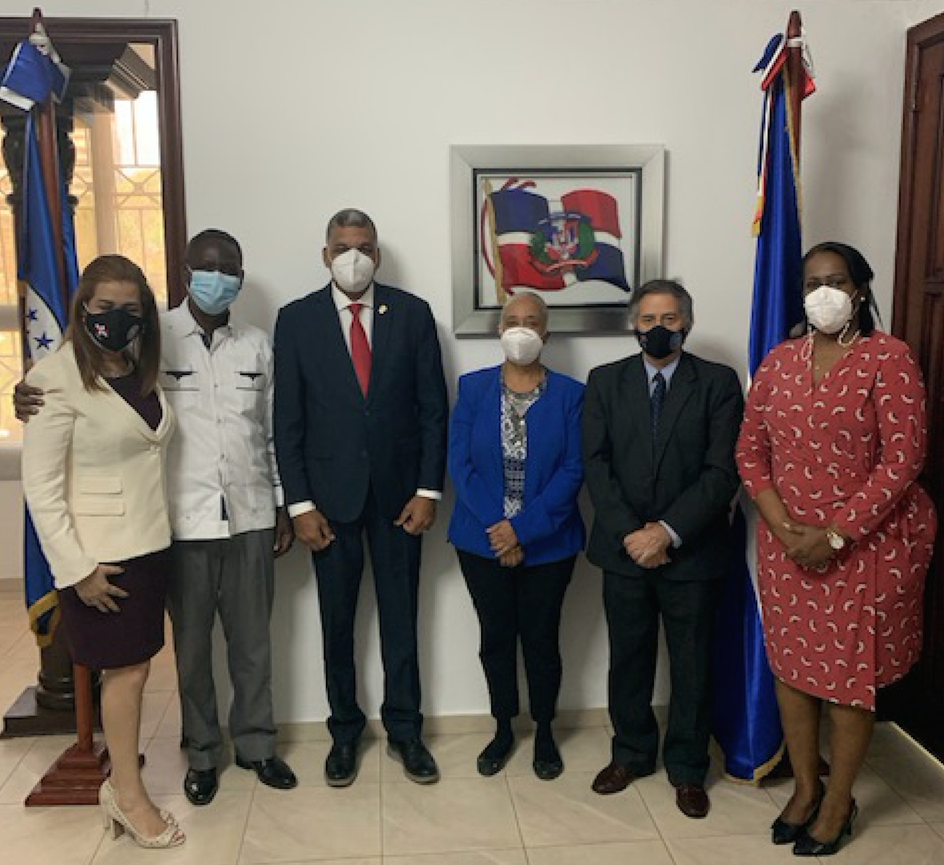 Foto Visita De La Embajadora Especial De Buena Voluntad De La FAO Guadalupe Valdez A La Subsede Del PARLACENpng
