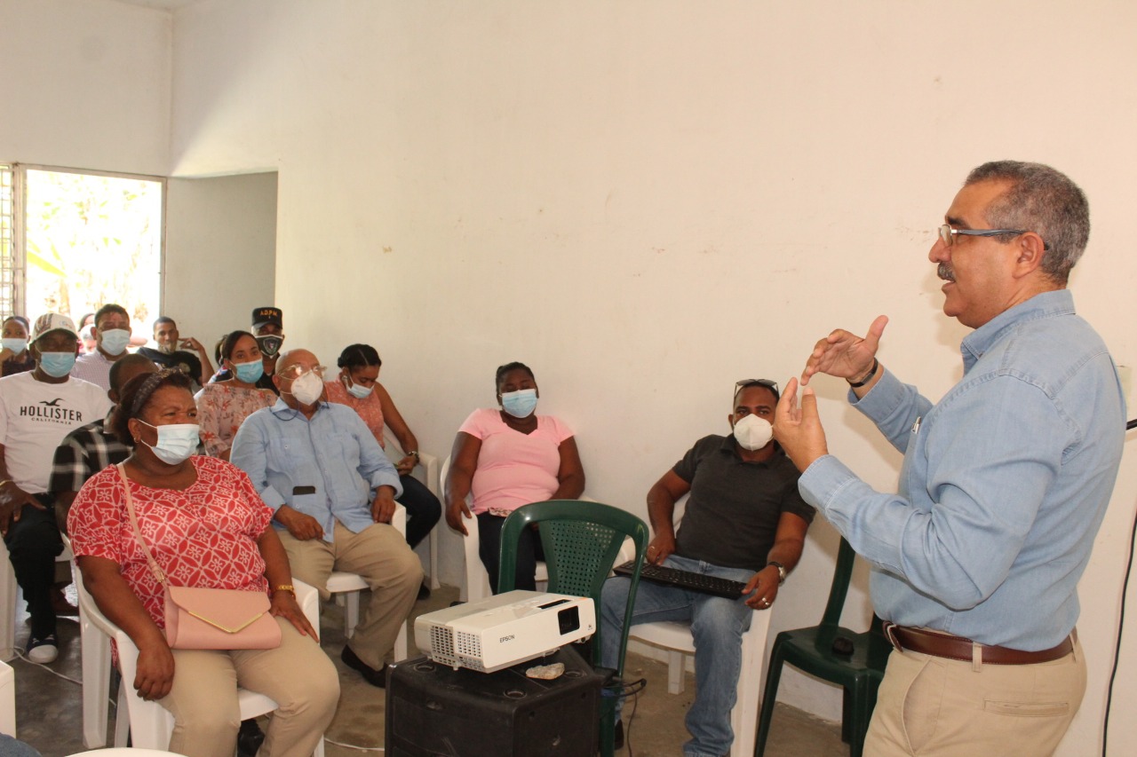 Foto El Diputado Carlos Sanchez Habla En El Taller