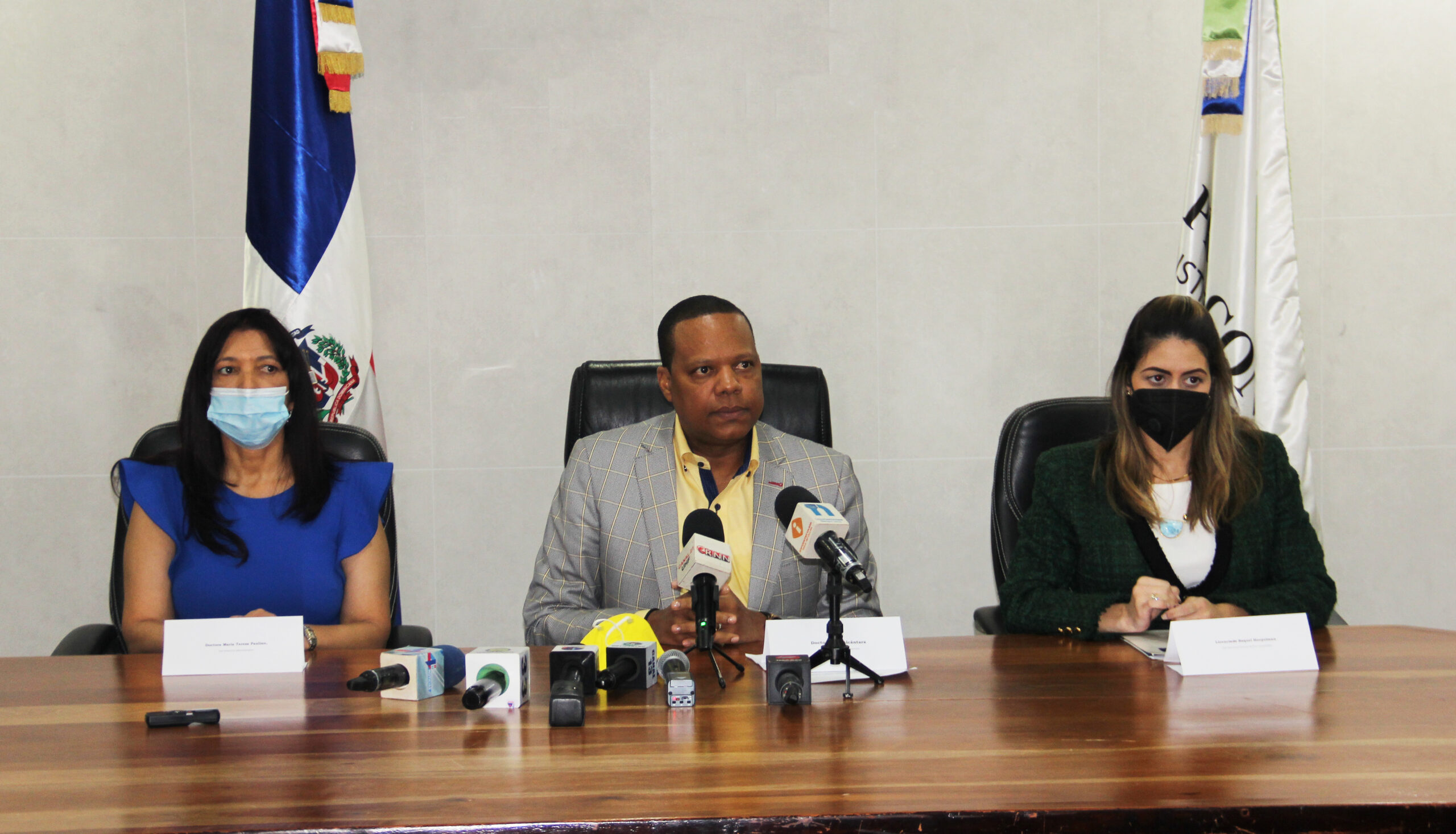 Foto El Director De Pro Consumidor Eddy Alcantara Habla En La Rueda De Prensa. Jpg Scaled