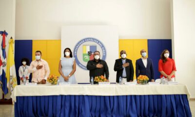 Foto 1 El Senador Ramon Rogelio Genao En El Acto De Entrega De Las Becas.