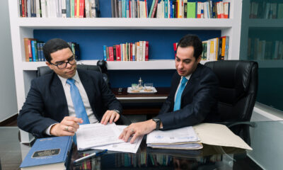 2 Licenciados Gilberto Luna Y Luis Gutierrez.