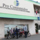 Director Ejecutivo De Pro Consumidor Eddy Alcantara Entrega Las Llaves De Varias Motocicletas Que Dono A La Institucion De Sueldo Correspondiente Al Mes De Mayo.