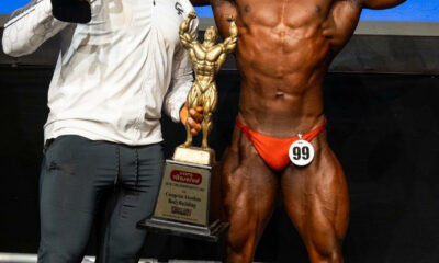 Cirujano Fitness Junto A Uno De Sus Atletas Ganadores.