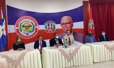 Johnny Jones Junto Al Secretario General Del PRSC En El Encuentro En El Que Reactivo Su Militancia En El Reformismo