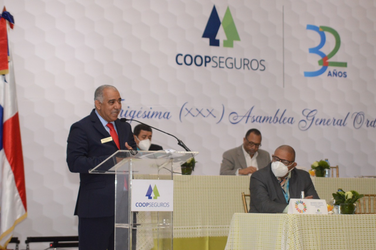 Manuel Guitierez Presidente Del Consejo De Administracion De COOPSEGUROS