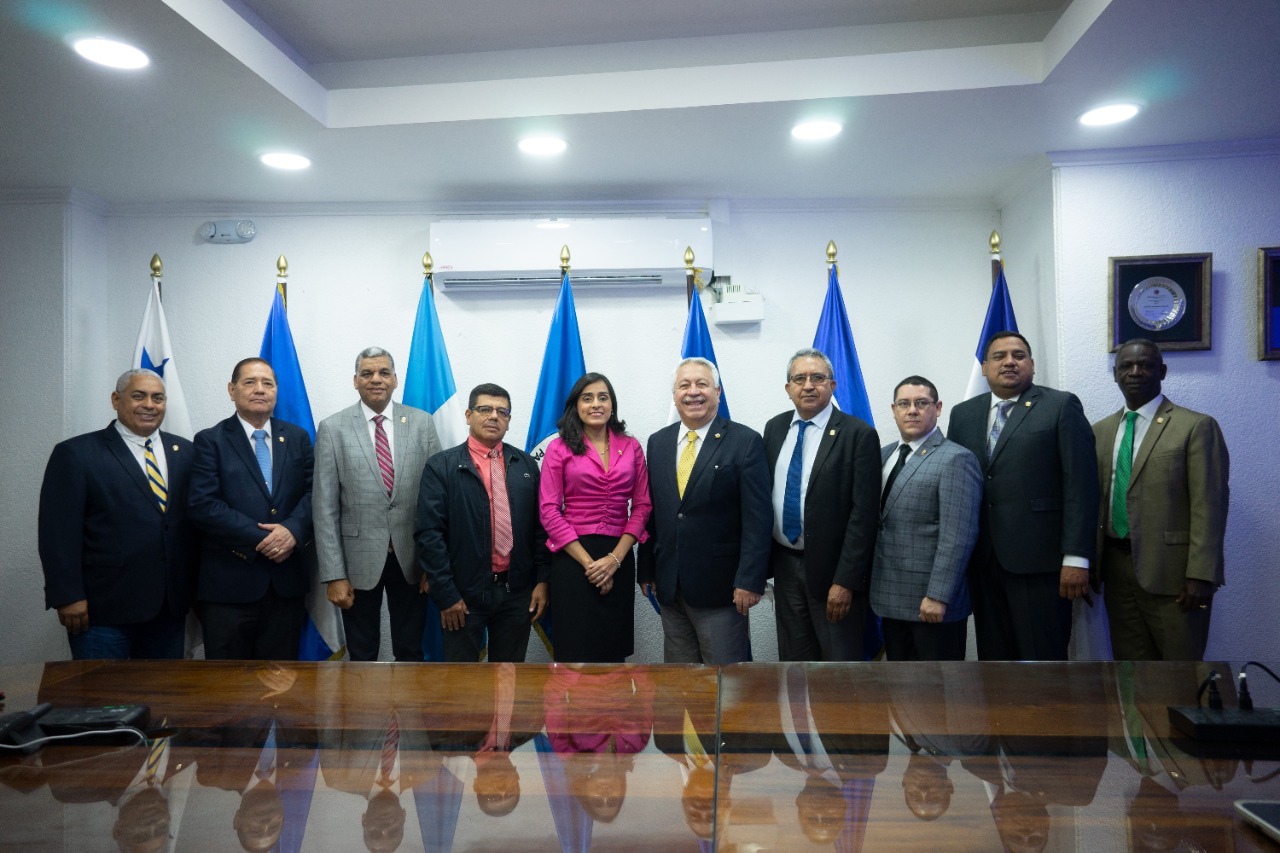 Foto Junta Directiva Del PARLACEN